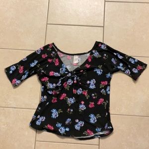 NOBO Floral Croptop (Tie in the front) Size:L/g 11-13